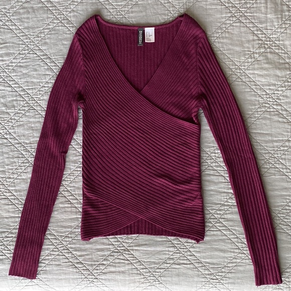 •H&M• Ribbed V-Neck Criss-Cross Wrap Long-Sleeve Shirt - Picture 2 of 5